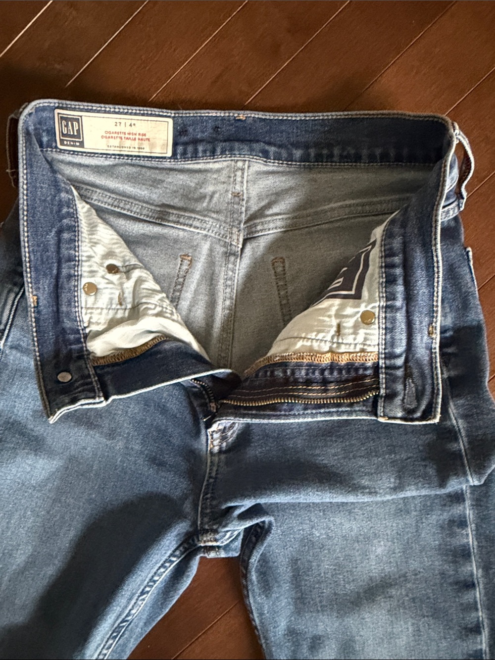 GAP Women's Light Blue Straight-Leg Jeans Sz 4 Regular - Picture 4 of 4